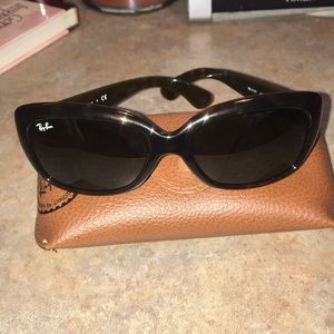 Women’s RayBan sunglasses